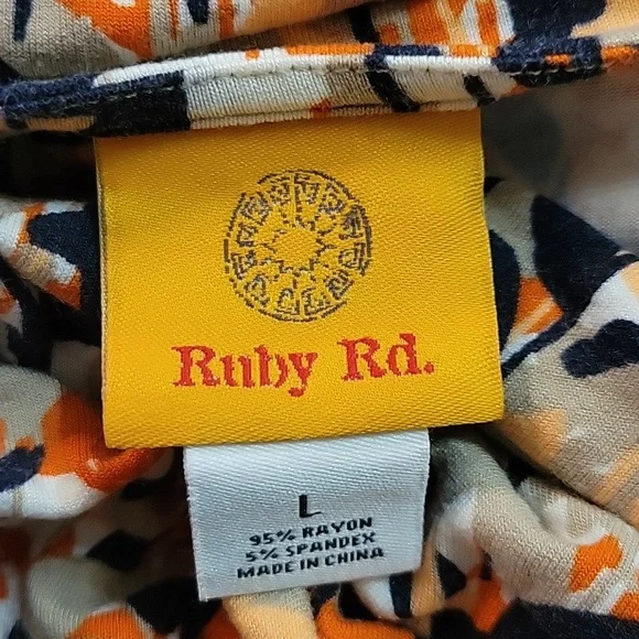 Ruby Rd. Print top. - Picture 2 of 3